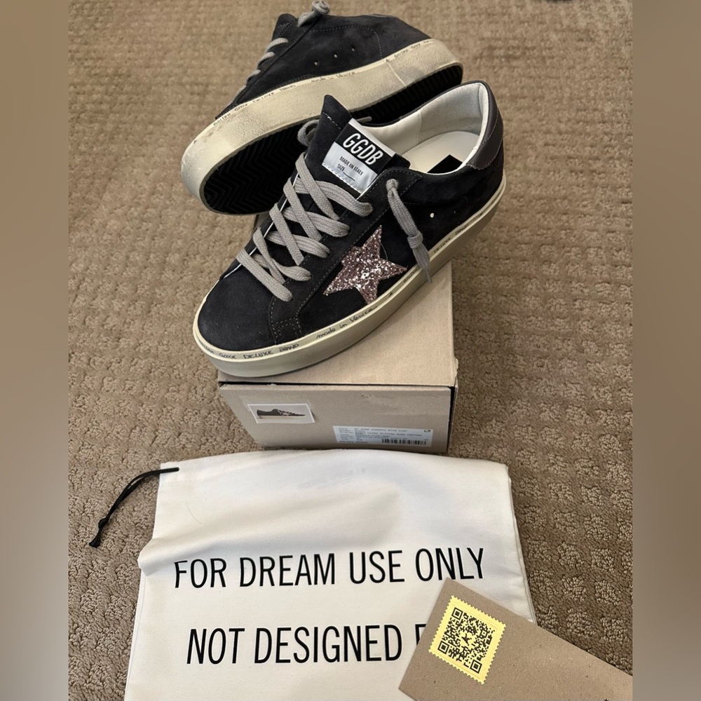 Golden Goose Gray Suede Sneakers with Pink Glitter Star - Picture 5 of 5
